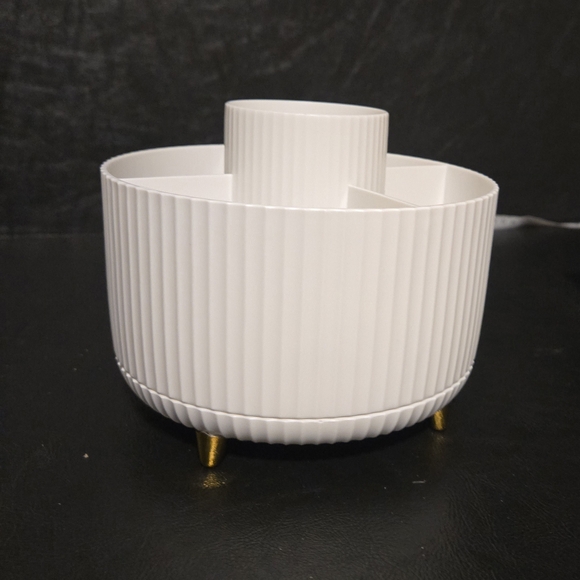 Elegant White Makeup Organizer with Gold Accents - Picture 7 of 9